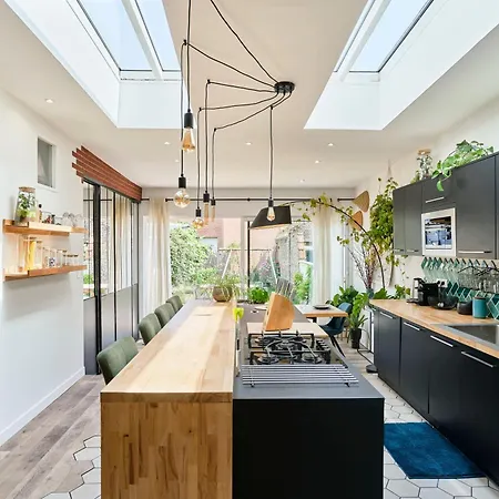 Maison Familiale Ideale A *